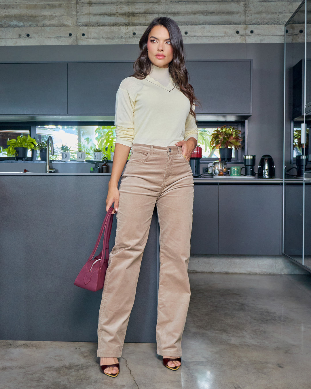 PANTALON DAMA BOTA RECTA TIRO ALTO REF. 18246