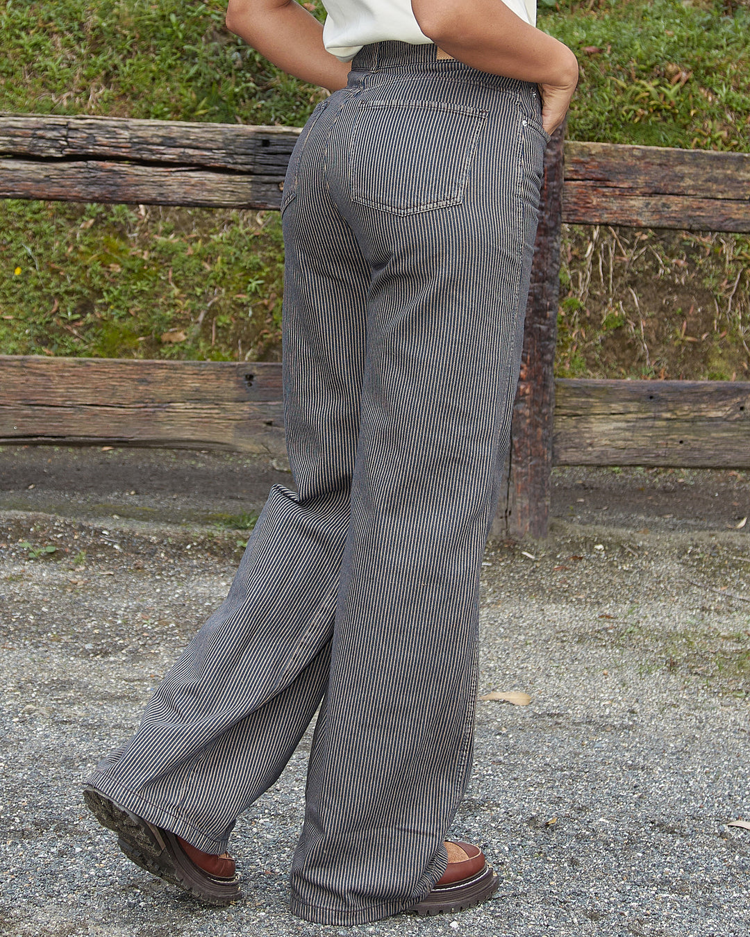 PANTALON DAMA WIDE LEG RAYAS TIRO ALTO REF. 18296
