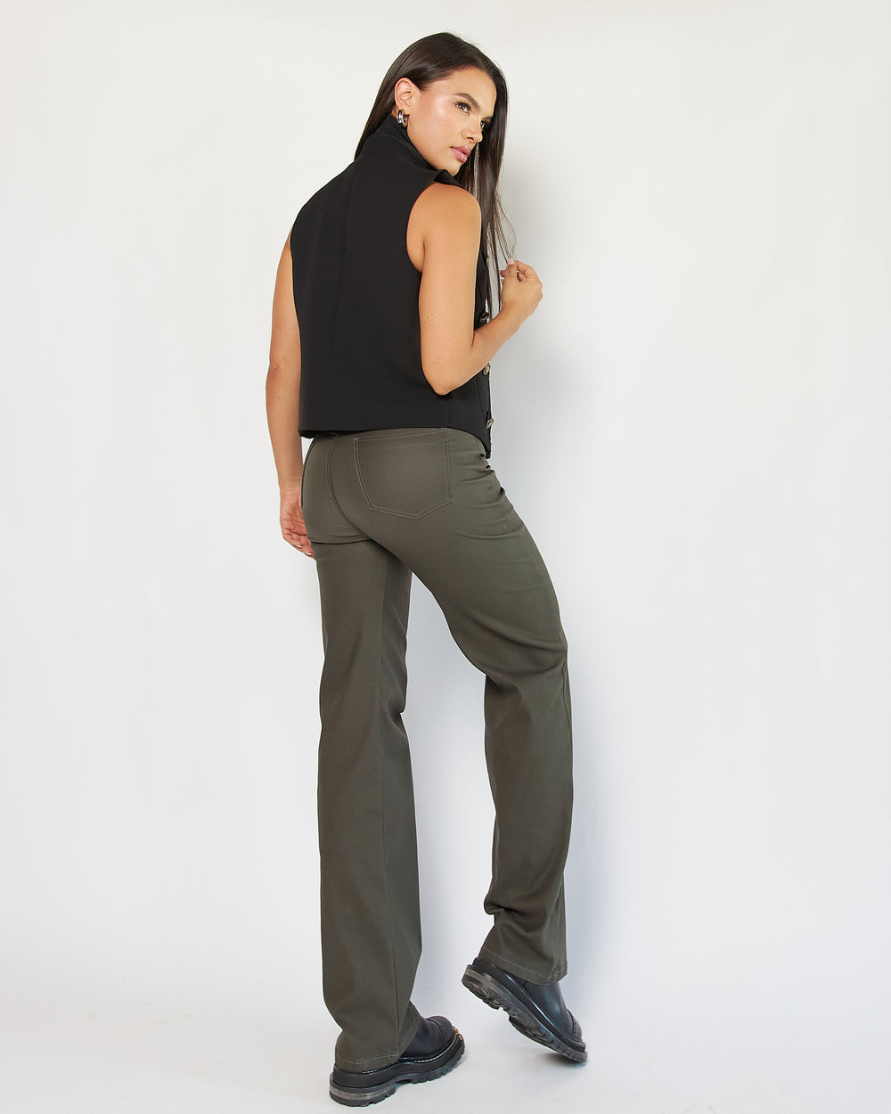 PANTALON DAMA BOTA RECTA TIRO ALTO REF. 18309